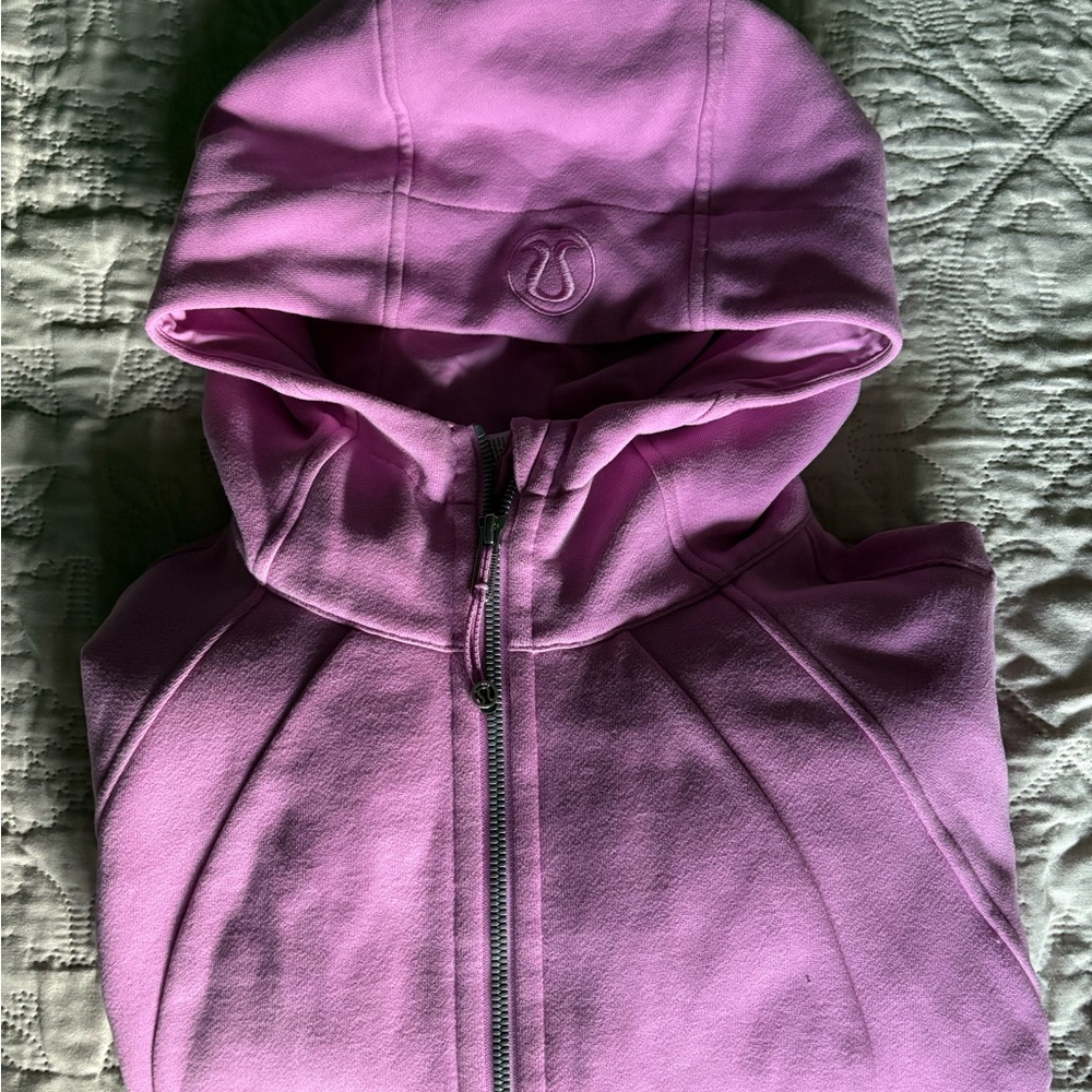 Lululemon Scuba hoodie cropped in Dahlia Pink size 8